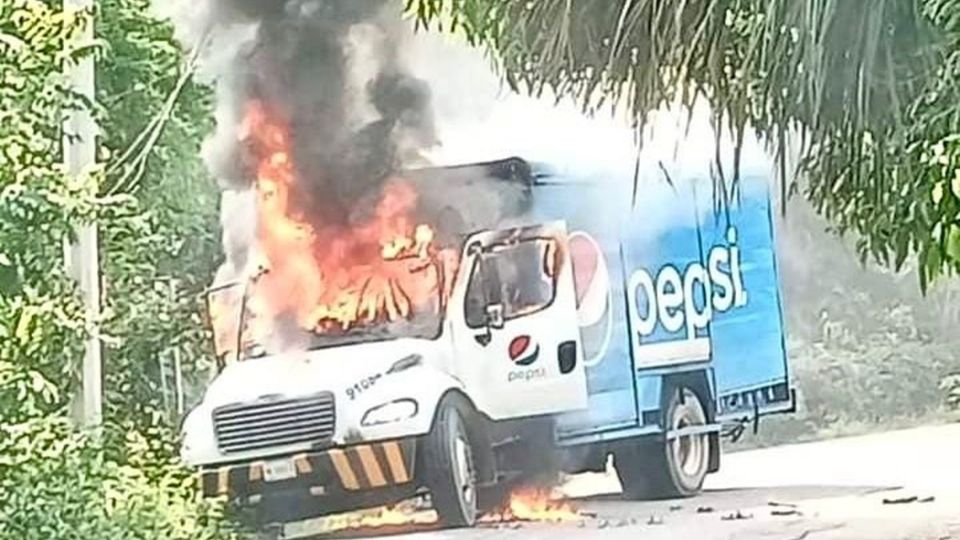 Tabasco en llamas: Jornada de violencia y quema de vehículos y negocios