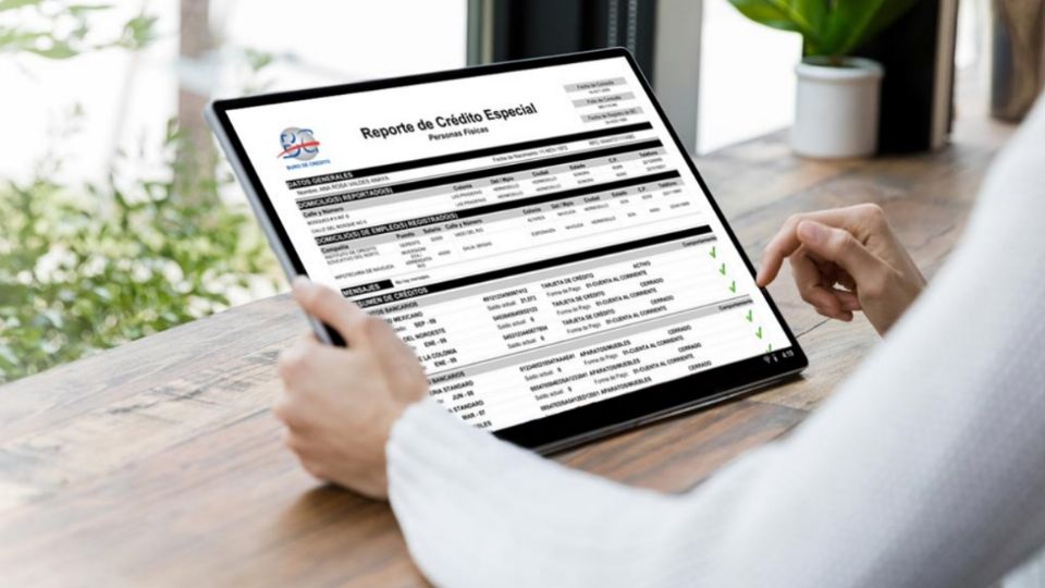 El Buró de Crédito es una institución privada en México que recopila, administra y proporciona información sobre el historial crediticio de las personas