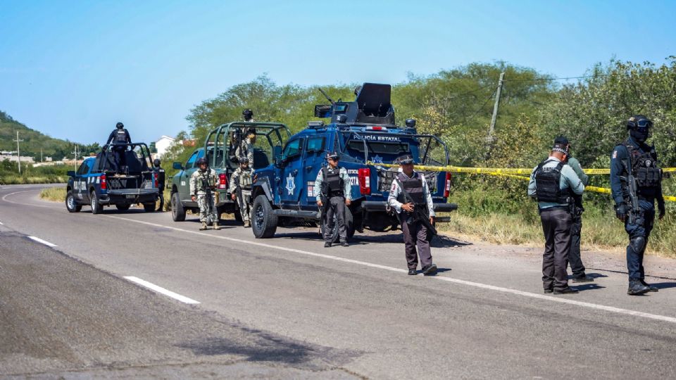 En lo que va del mes de octubre, el Ejército abatió a 25 sicarios en dos enfrentamientos; la presidenta Claudia Sheinbaum insiste en que no hay guerra contra el narco, que si los militares responden es porque son agredidos.