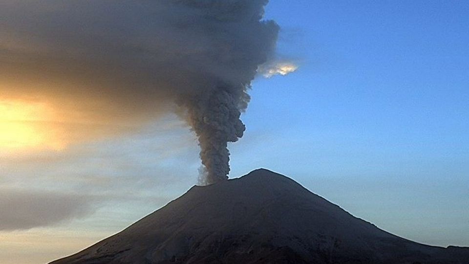 Actividad del volcán Popocatépetl este 25 de octubre del 2024.