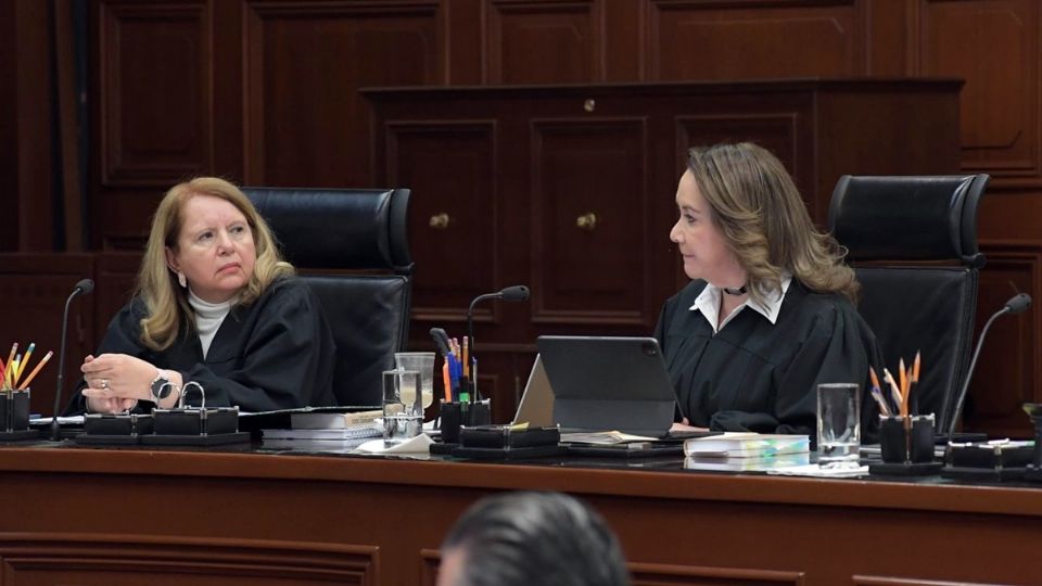 Ministras de la Suprema Corte de Justicia de la Nación, Loretta Ortiz y Yasmín Esquivel.