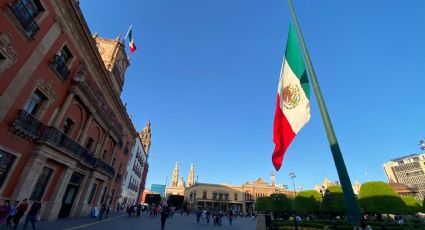 ¿Luto en León? Una falla mecánica mantuvo a la bandera nacional a media asta