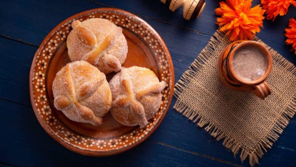 A todos o casi a todos nos gusta el pan de muerto y si podemos comprarlo a un mejor precio, qué mejor