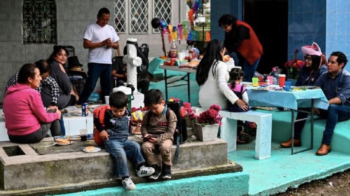 Listos los panteones para el Día de Muertos en Celaya