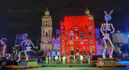 Ponen luz a ofrenda monumental en el Zócalo de la CDMX