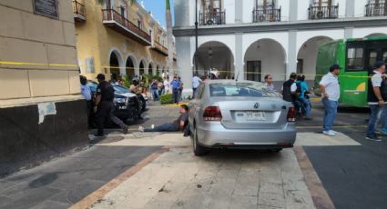 Choca varios autos y es detenido por transeuntes en el Centro Histórico de Veracruz