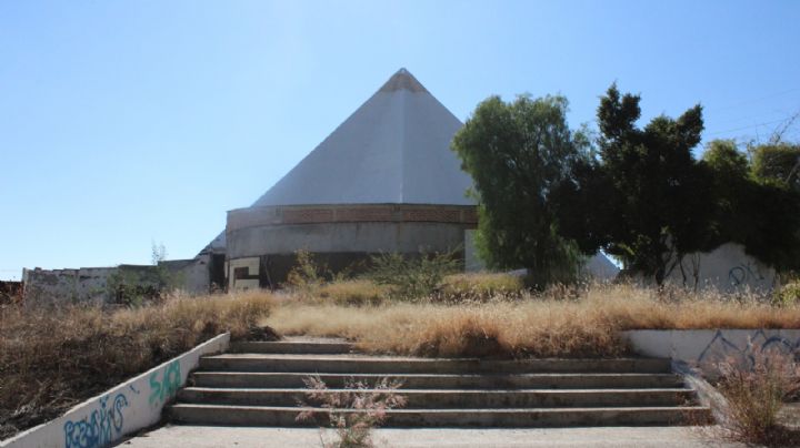 Hay alguien viviendo en la antigua discoteca OSSYS