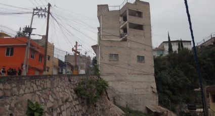 "La Torre de Pisa" de Naucalpan: vecinos temen colapso que provoque caída de talud