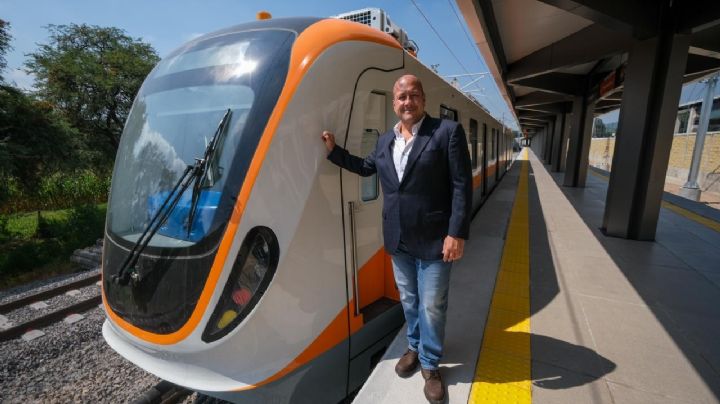 Enrique Alfaro realiza primera prueba de rodamiento de la Línea 4 en Tlajomulco