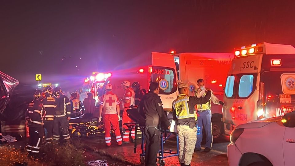 Accidente en la México-Toluca deja al menos 20 personas lesionadas