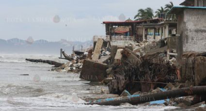 ”Huracán “John” desaparece 100 metros de playa Bonfil y destroza 40 restaurantes