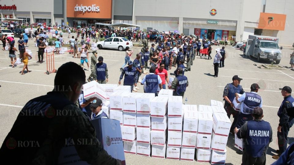 Así asisten por despensas en Acapulco