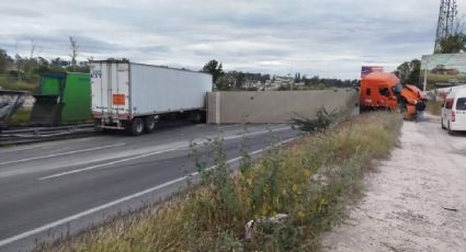 Volcadura de tráiler causa caos vial en la carretera Silao-Irapuato