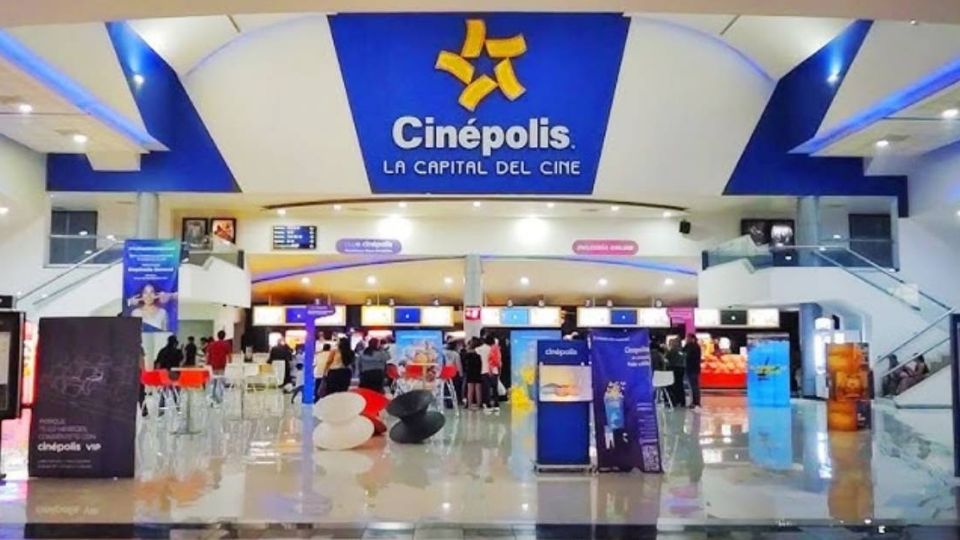 En La Gran Plaza había una sala destinada a exhibir películas en su idioma original como el inglés.