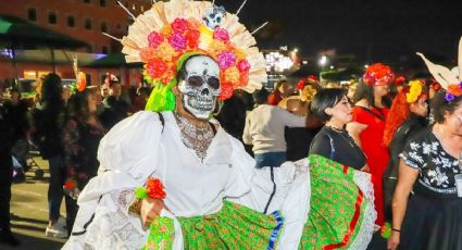 Entre catrinas y mega ofrenda, Tlalnepantla recibe el Día de Muertos