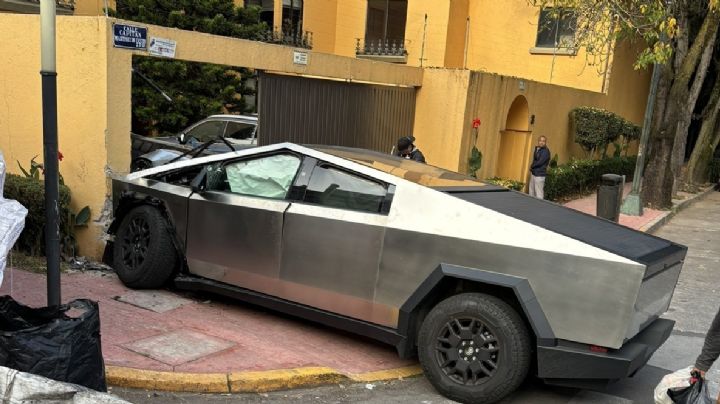 Cantante de corridos tumbados estrella su Cybertruck