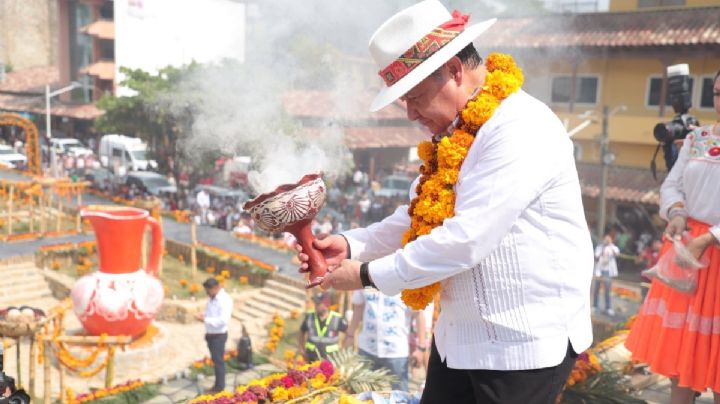 Encabeza Julio Menchaca festejos del Xantolo 2024