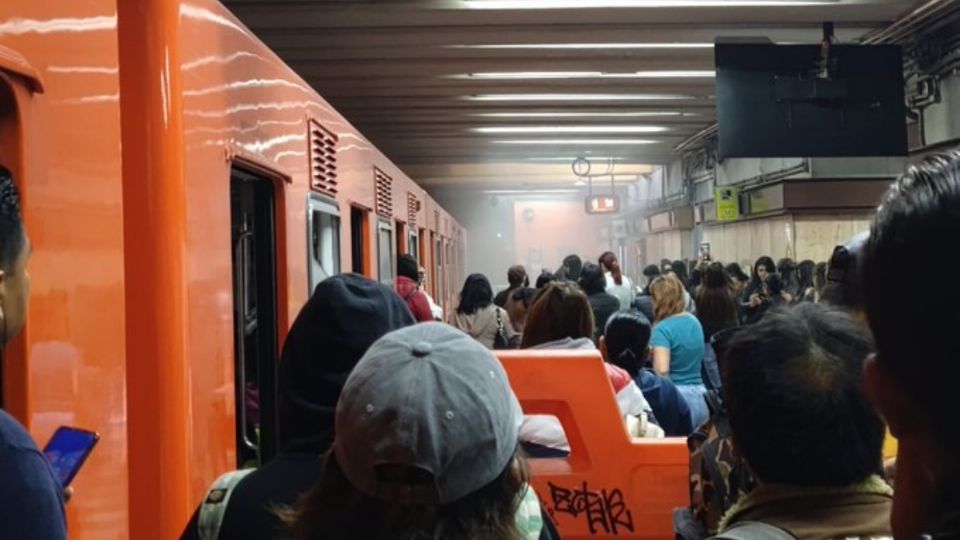 Reportan presencia de humo en la Línea 9 del metro