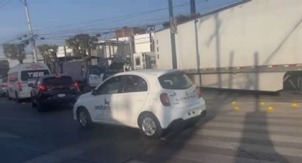 ¡Alerta vial! Tráiler descompuesto bloquea bulevar Delta en León