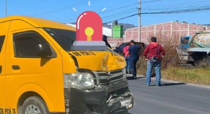 Combi escolar choca en la Pachuca-Ciudad Sahagún; viajaban 12 menores de edad