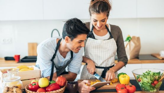 ¡Toma nota! Estos son los 4 tips de cocina que debes conocer antes de los 30 años