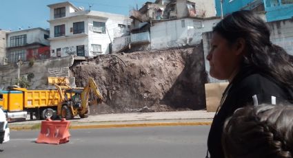 Peligran casas en Tlalnepantla tras colapso de muro de contención