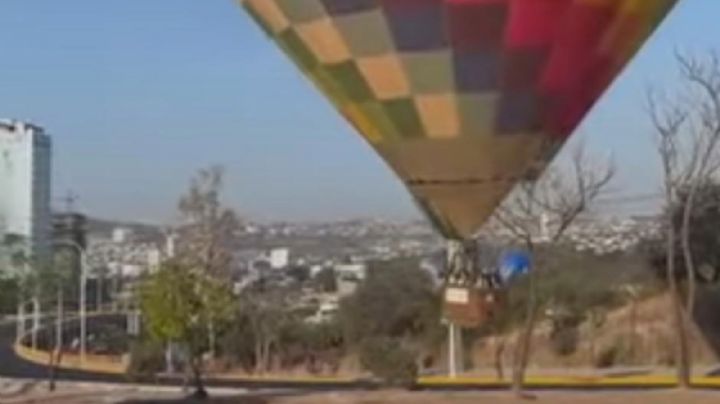 Aterriza globo aerostático en el Libramiento Morelos | VIDEO