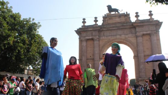 León Celebra la Revolución con Espectacular Desfile Cívico-Deportivo