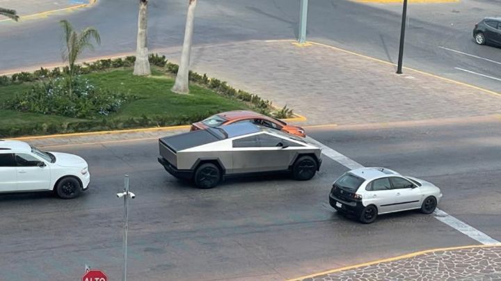 Una camioneta del "futuro" ronda por las calles de León | VIDEO