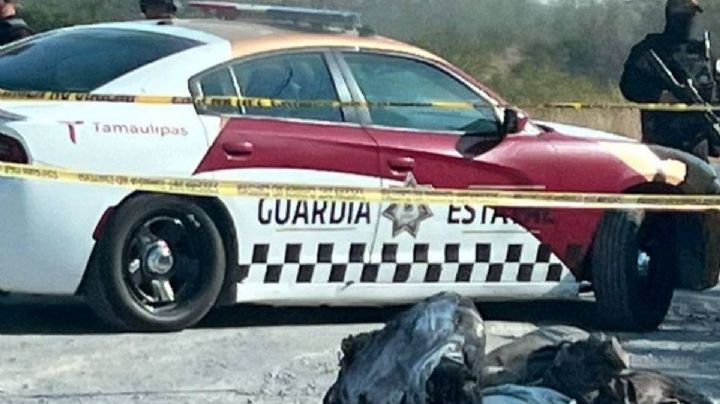 Macabro hallazgo en Tamaulipas: seis hombres asesinados y apilados en plena carretera