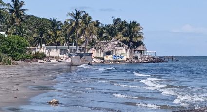 Playa Las Barrancas: 18 años esperando construcción de rompeolas para detener erosión de la costa