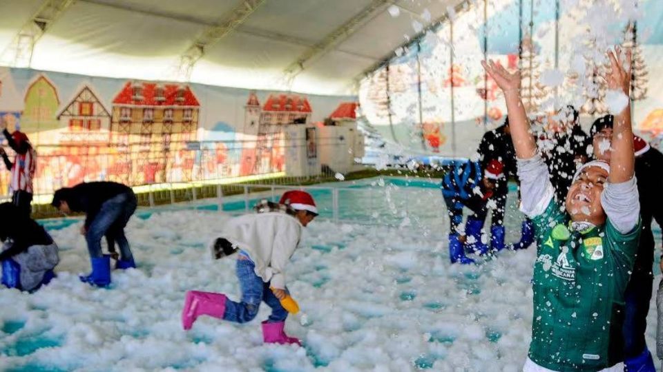 En la Villa Nevada los pequeños podrán disfrutar de una zona de nieve y de acuerdo a lo que indica Protección Civil habrá un acceso controlado de aproximadamente 7,000 personas dentro del Parque.