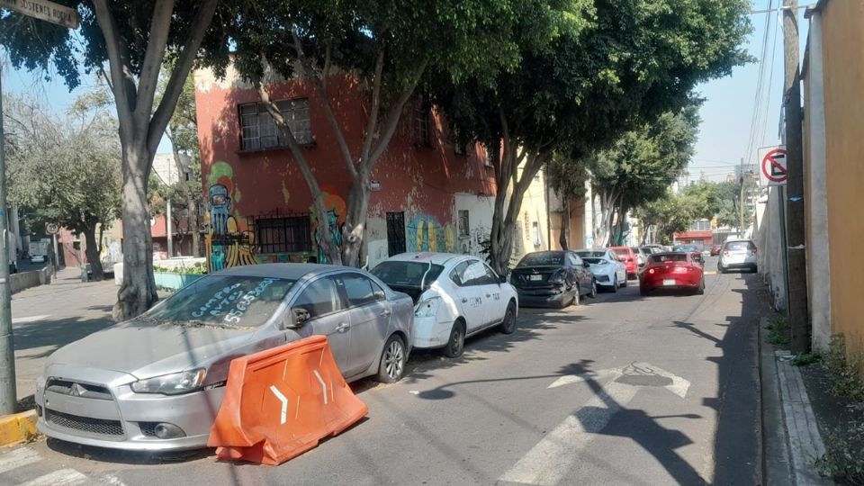 Los autos abandonados en la Miguel Hidalgo