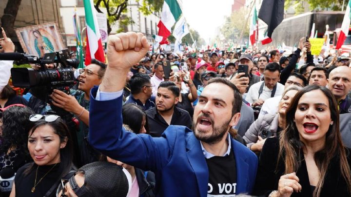 Diputados del PAN se manifiestan afuera de la Suprema Corte de Justicia de la Nación