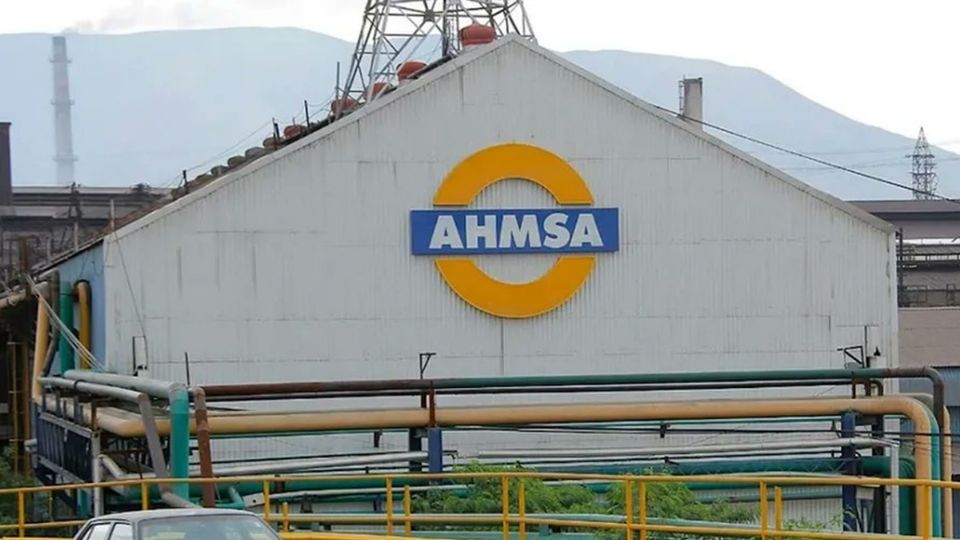 La historia de problemas financieros de AHMSA se remonta a 2019, cuando sus operaciones se vieron afectadas tras el arresto de su presidente, Alonso Ancira en España.