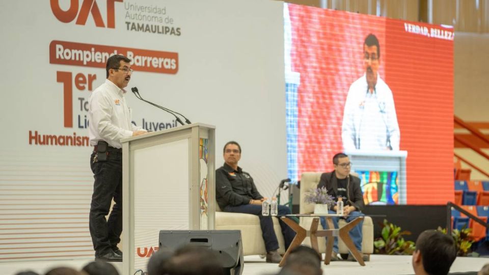 El rector de la UAT, Damaso Anaya puso en marcha el Primer Taller de Liderazgo Juvenil