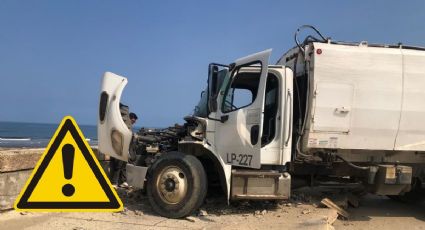 Camión de basura de Coatza se queda sin frenos y choca en malecón; hay un lesionado