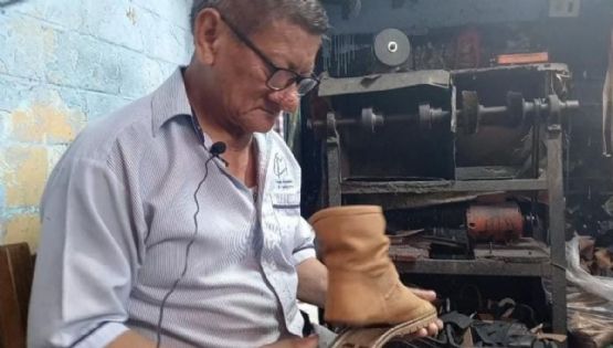 Jorge Hernández: 40 años de preservar el oficio de zapatero en Veracruz