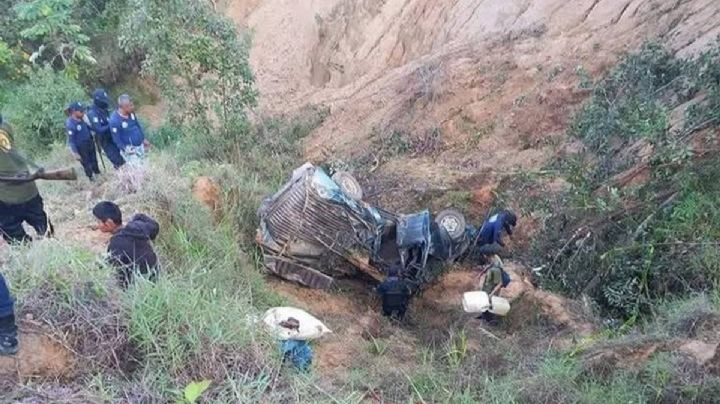 Camioneta cae en barranco en Ayutla de Libres, Guerrero; hay 5 muertos