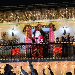 Navidad en las montañas: Santa, caída de nieve, villa iluminada y más en Real del Monte