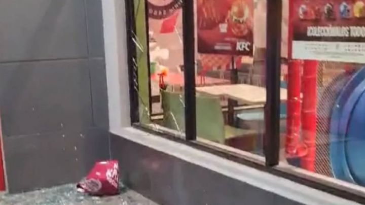 Alarma explosión en Kentucky Fried Chicken de plaza Obelisco en León