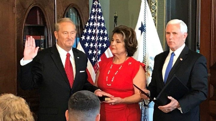 Ronald Johnson, el embajador que no vio los abusos a derechos humanos de Bukele en El Salvador