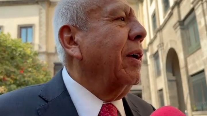 Garduño se lanza contra críticos de su paso por Migración; llama a Solalinde “pollero de Dios”