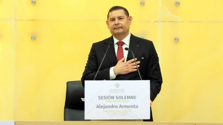 Alejandro Armenta rinde protesta como gobernador de Puebla 