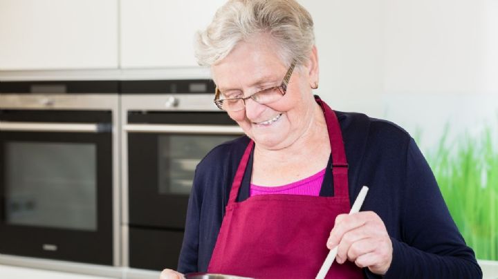 Los 7 consejos de la abuela sobre cocina y que siguen vigentes