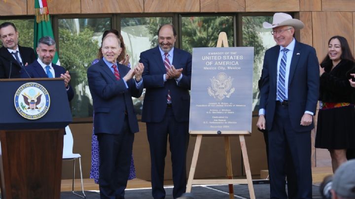 Ken Salazar se despide con presentación de nueva embajada de EU en México