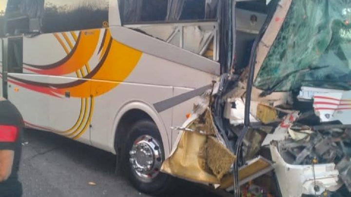 Se accidenta autobús que iba de León a Puerto Vallarta, reporta un herido
