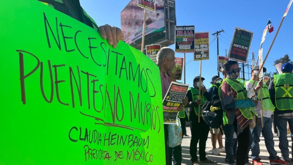 “No es un festejo”; protestan por el Día Internacional del Migrante en garita de San Ysidro