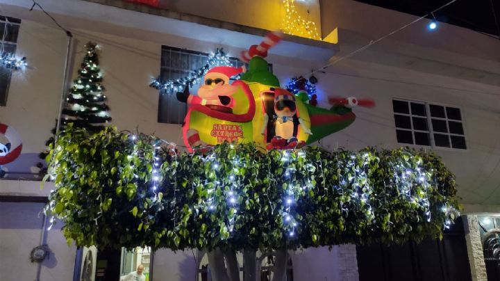 Vecinos convierten su calle en Villa Navideña: "ya es tradición"