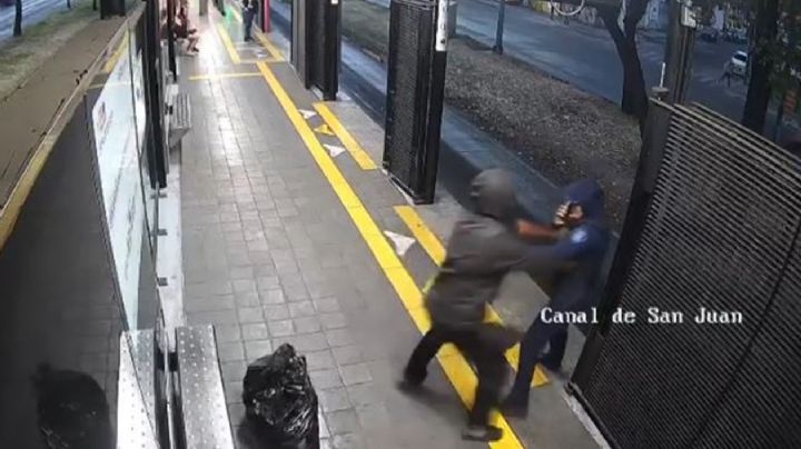 Indigente que intentó matar a mujer policía en Metrobús, a prisión preventiva